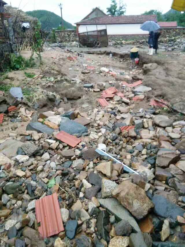 玉米倉子，還有糧食也沒有了！